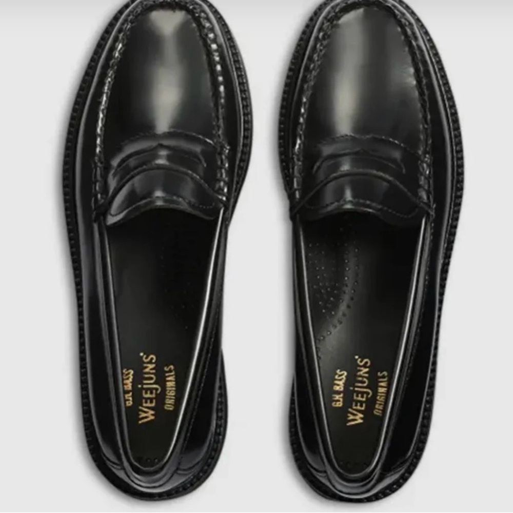 G.H. BASS WOMEN'S WHITNEY SUPER LUG WEEJUNS LOAFER IN BLACK